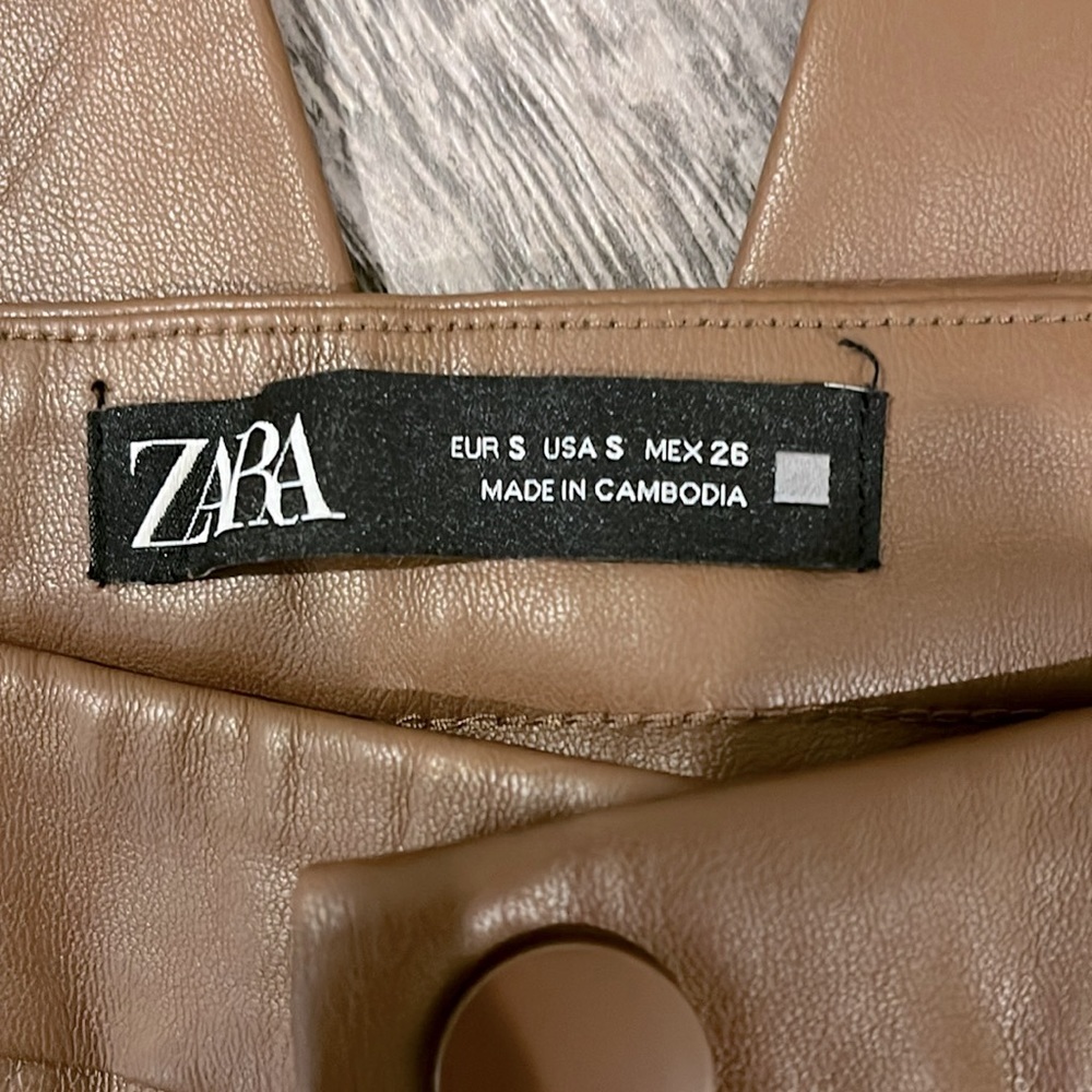 Zara pleather skinny pants.  Good condition ankle zippers Small - Picture 4 of 7